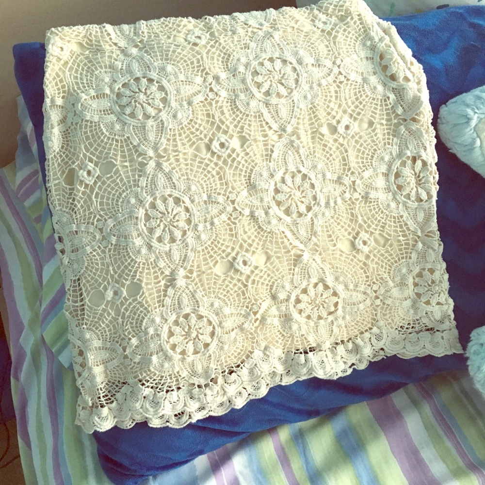 Lace skirt